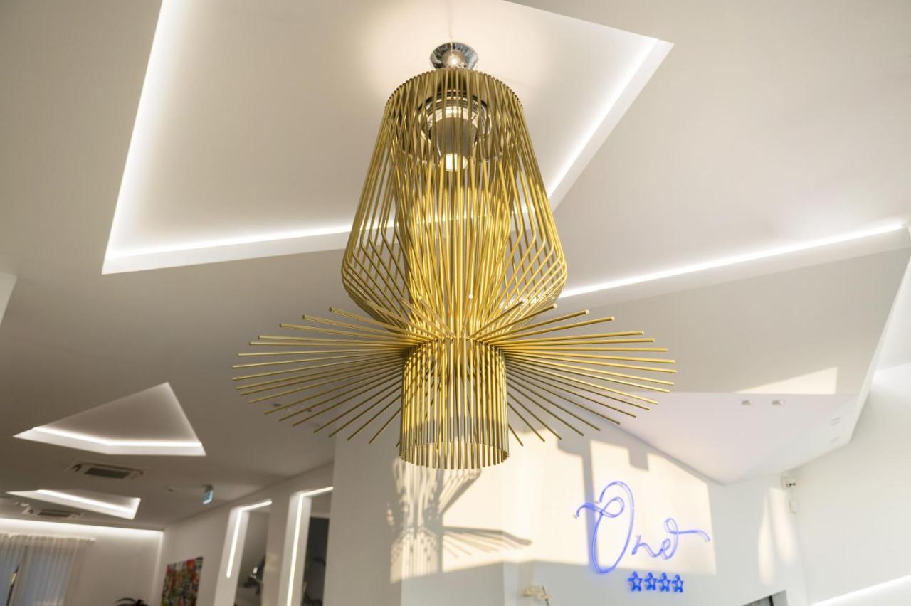 One Design 4*